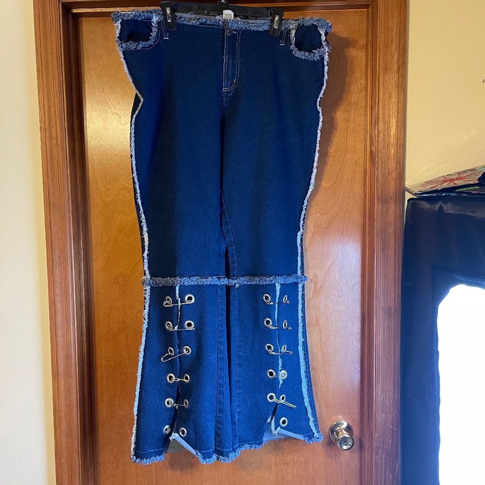 Jamie Nicole Safety Pin Jeans Size 24